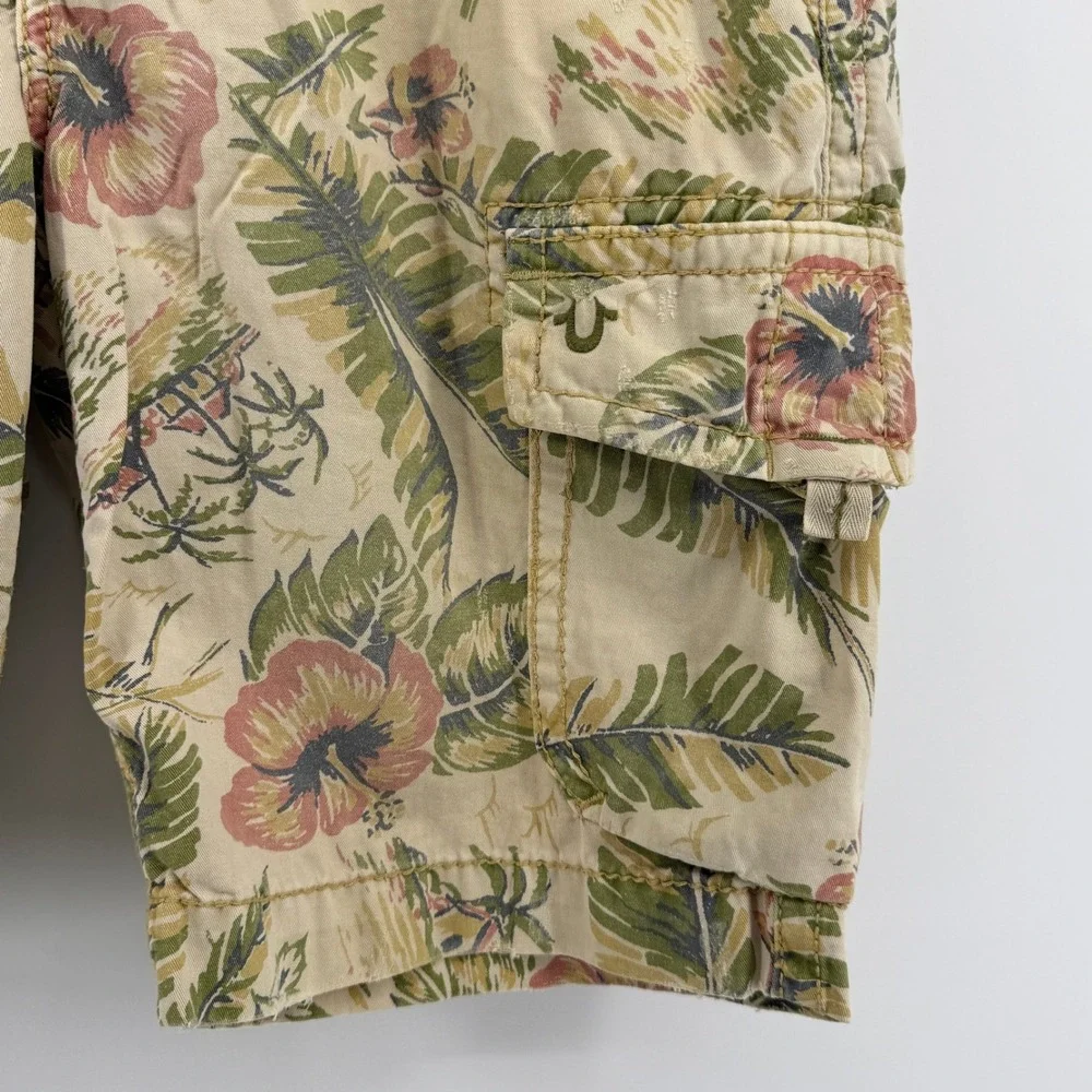 True Religion Hawaiian Tropical Thick Utility Cargo Shorts Tan Men 38 Pockets